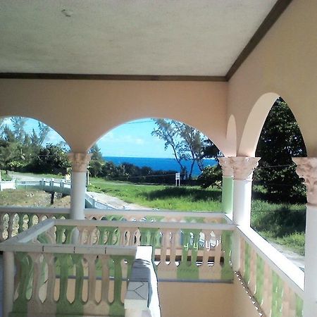 Dolphin Bay Yoga Guest House Drapers ภายนอก รูปภาพ